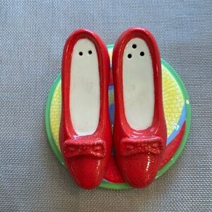 Wizard of Oz salt and pepper shakers